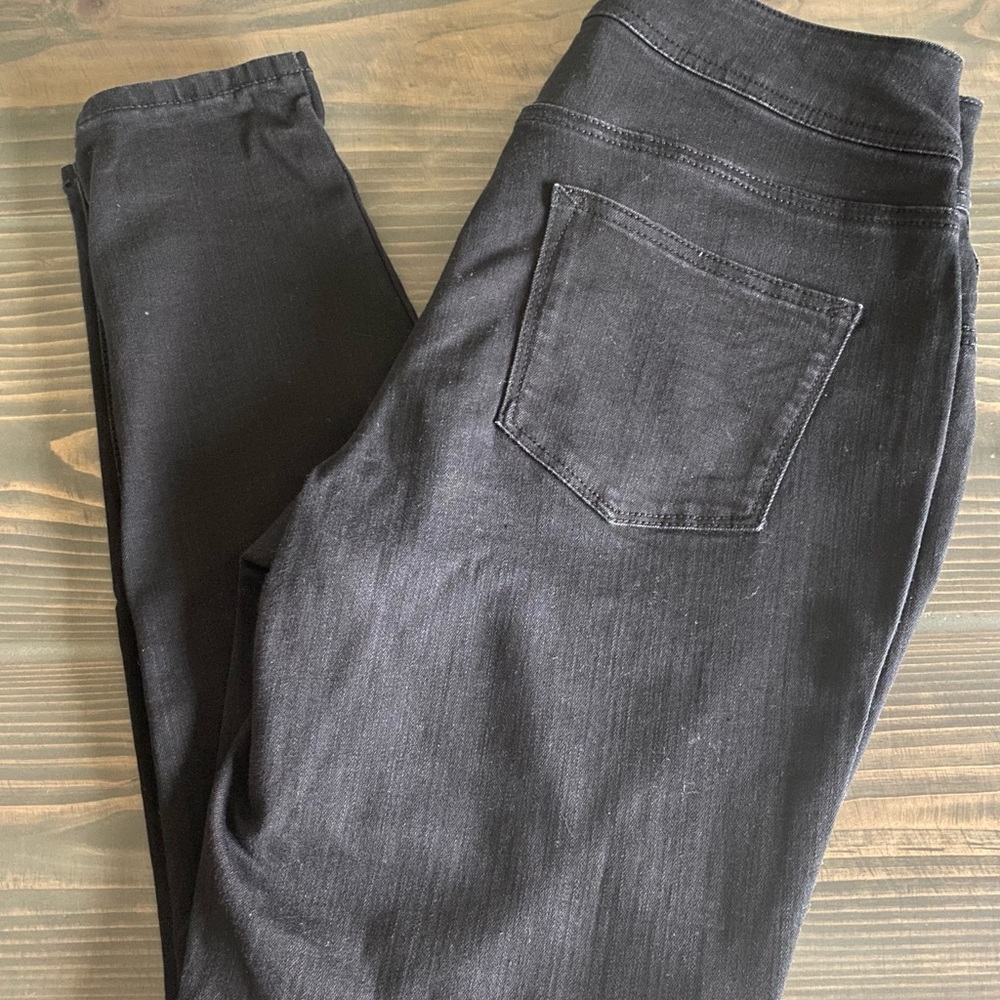 Maurices High-Rise Jeans. Black. Size Large. Like New.